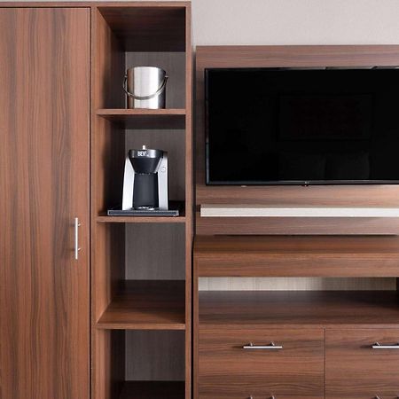 Hawthorn Extended Stay By Wyndham Columbia-Ft Jackson Экстерьер фото
