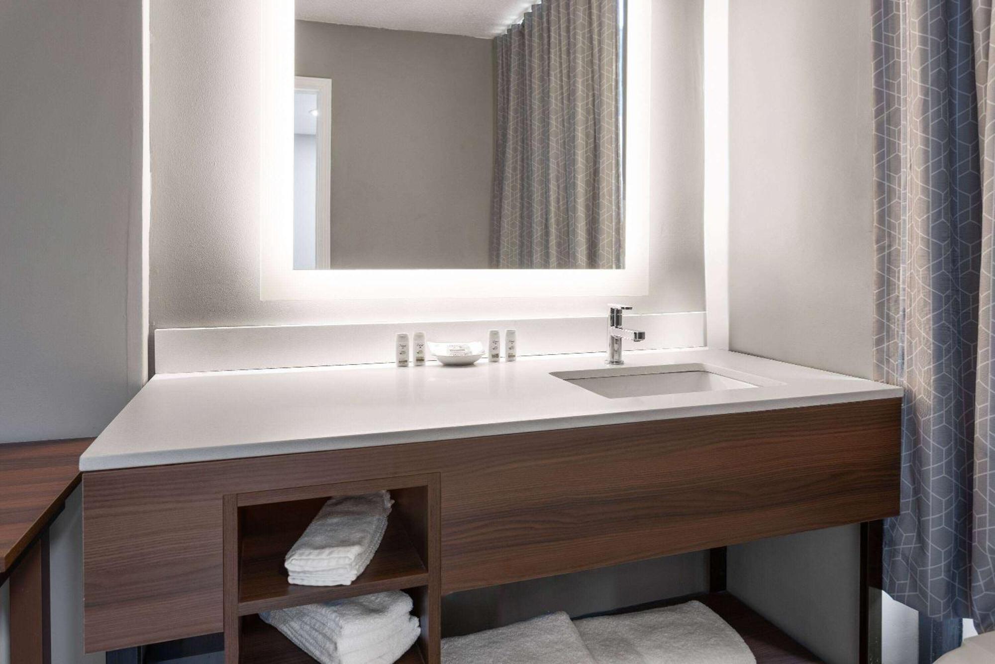 Hawthorn Extended Stay By Wyndham Columbia-Ft Jackson Экстерьер фото