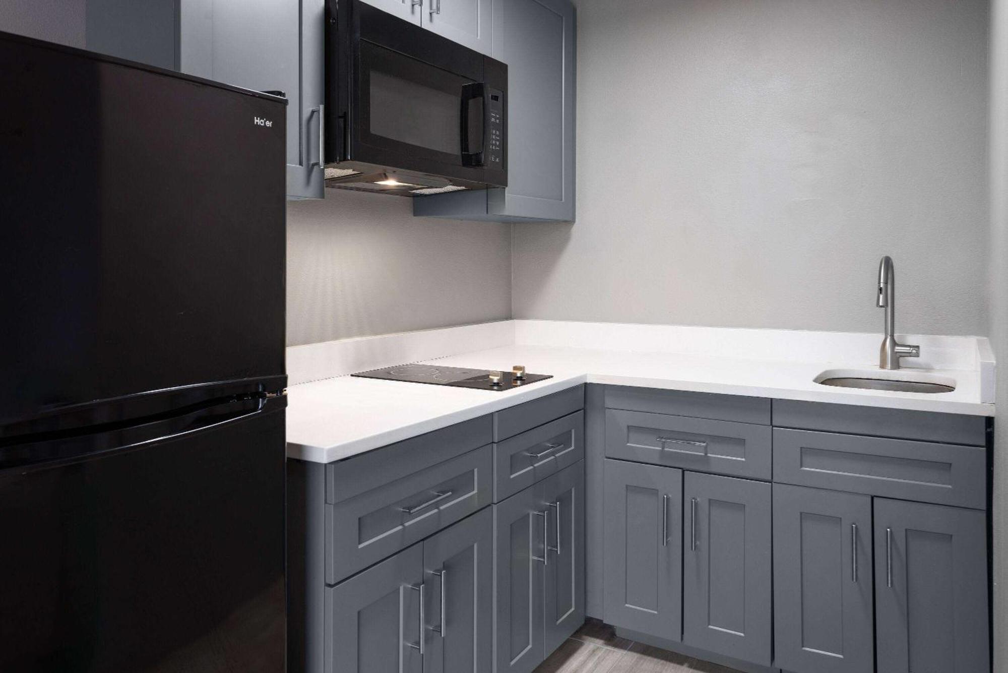 Hawthorn Extended Stay By Wyndham Columbia-Ft Jackson Экстерьер фото