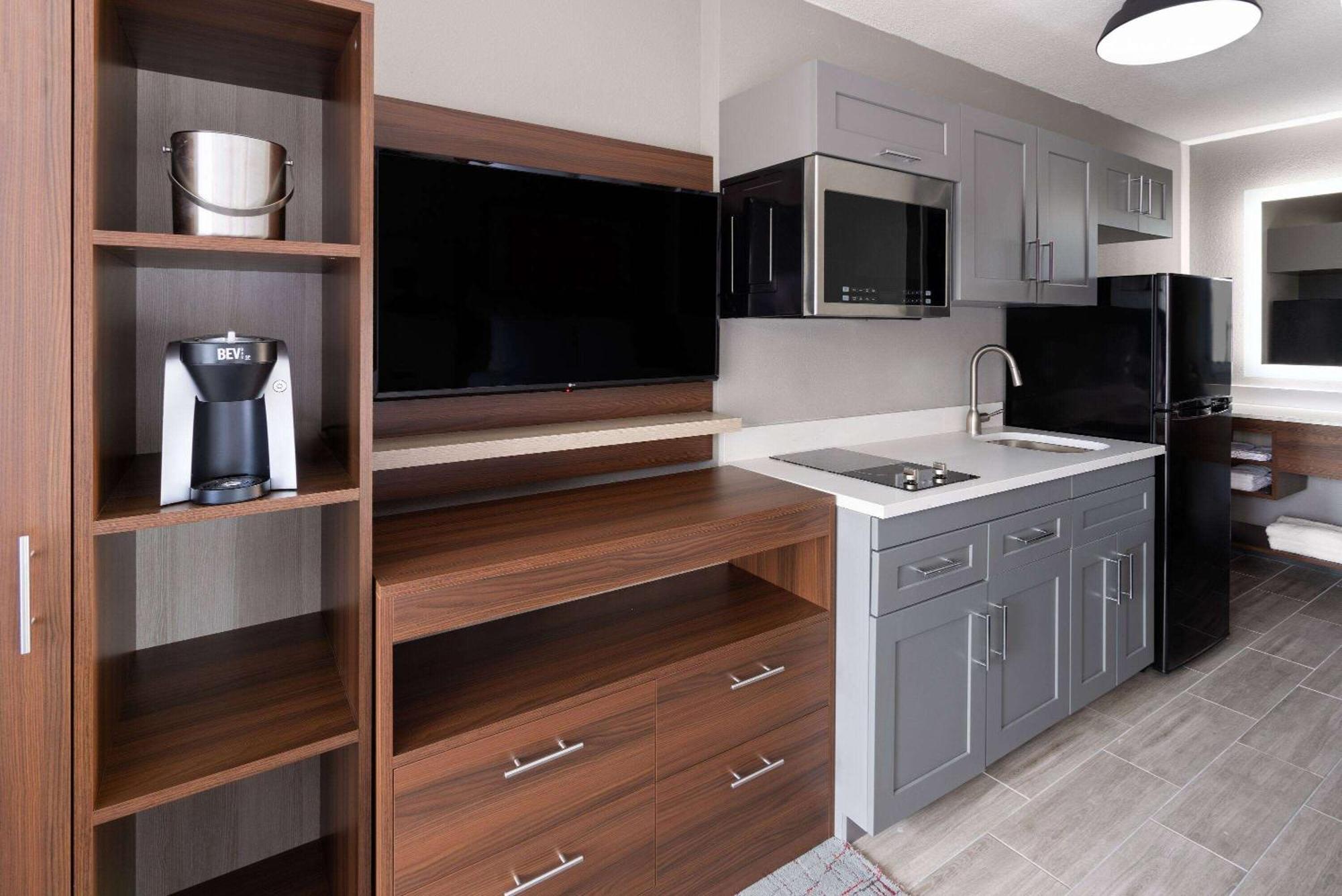 Hawthorn Extended Stay By Wyndham Columbia-Ft Jackson Экстерьер фото